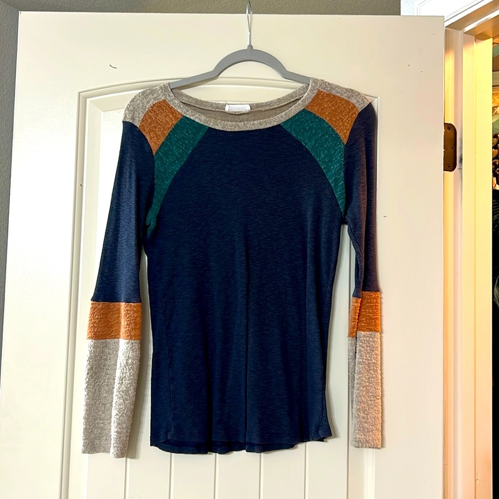 Women’s boutique long sleeve shirt